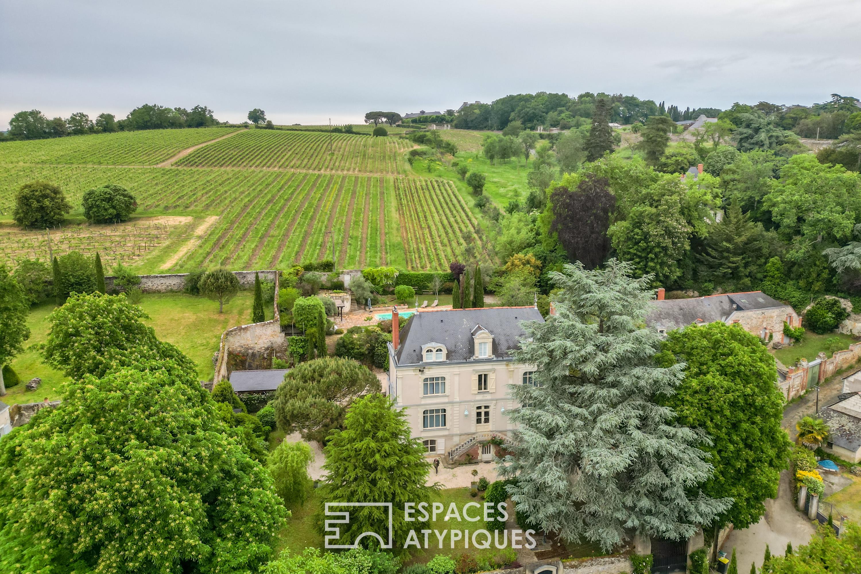 Exceptional manor house on the banks of the Loire