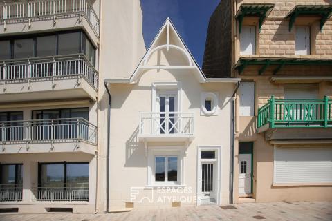 Seaside villa with a terrace facing the ocean Presidential Quarter
