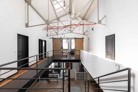 Former printing works converted into a contemporary loft on the boulevards