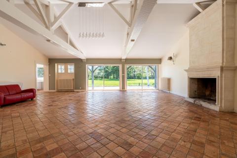 Propriété de caractère dans la prairie avec espace bien-être complet et garage quadruple