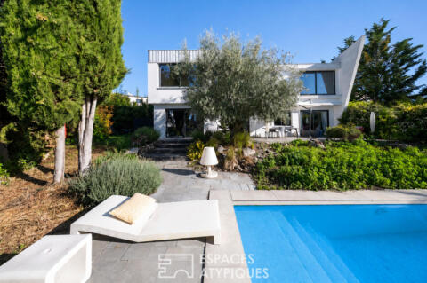 Maison d’architecte des années 50 rénovée avec piscine