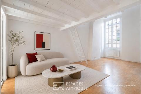 Dual-aspect apartment close to the Seine in the heart of the capital