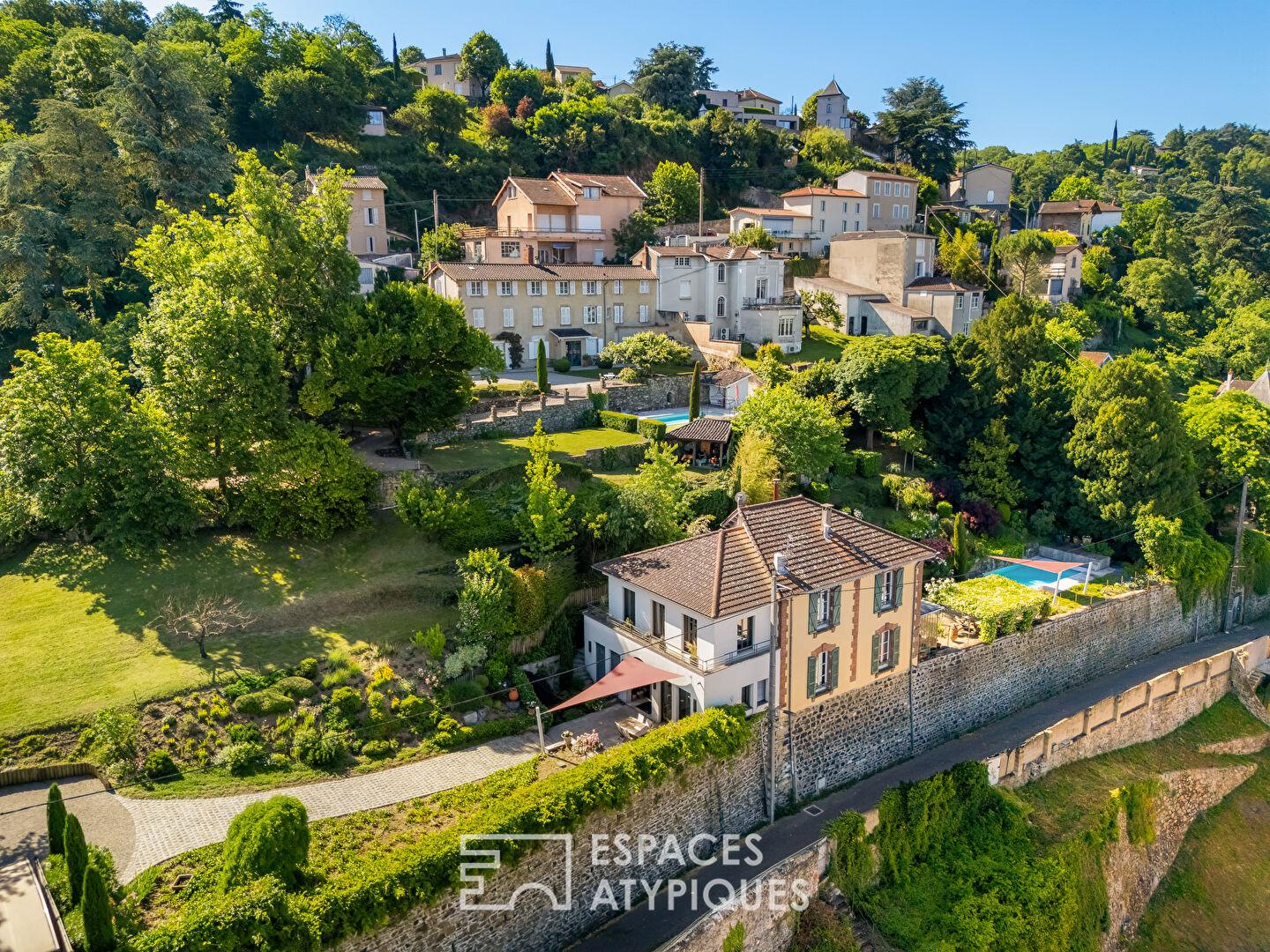 Propriété d&rsquo;exception avec piscine et vue grandiose sur Vienne