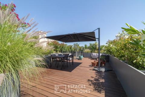 Dernier étage avec rooftop et vue dégagée jusqu’à la mer