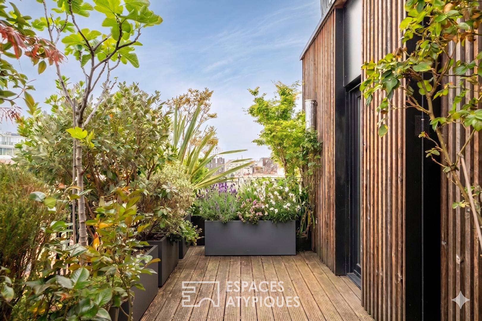 Duplex contemporain aux terrasses végétalisées, esprit canopée urbaine