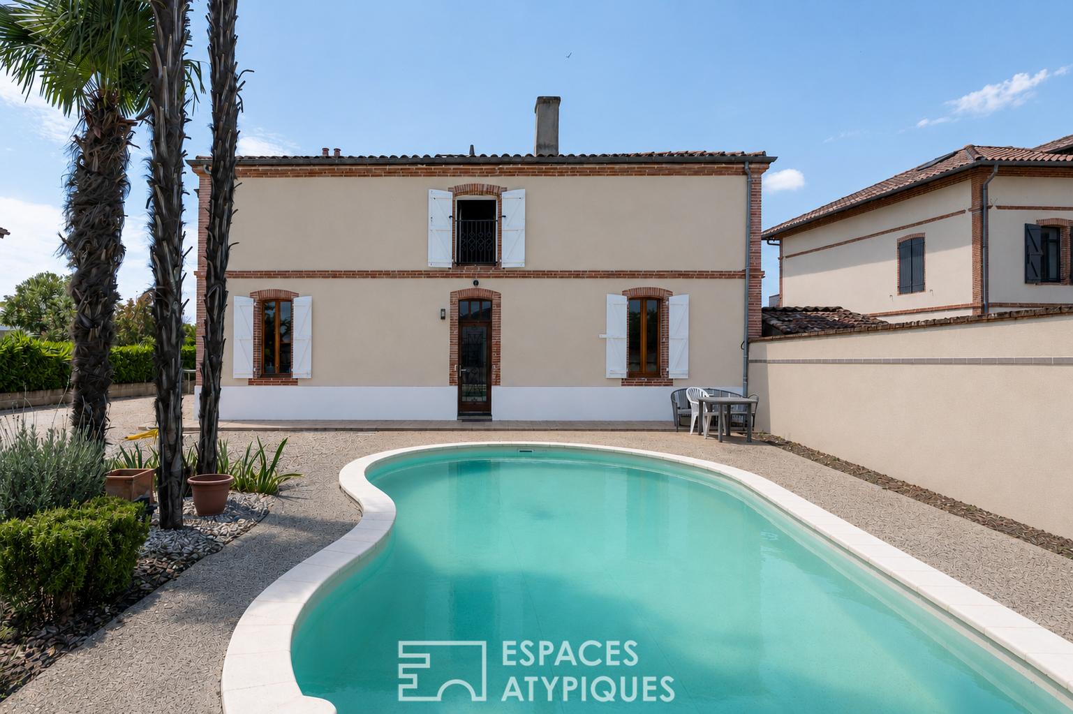 Demeure de caractère avec dépendances et piscine en centre-ville de Castelsarrasin