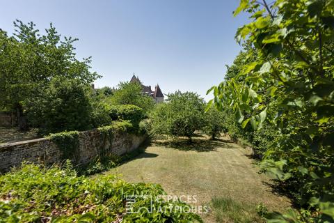 Former dependence of the castle and its charming garden