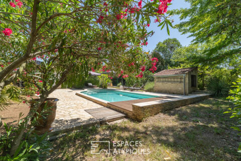 Maison de ville avec piscine et jardin exceptionnel
