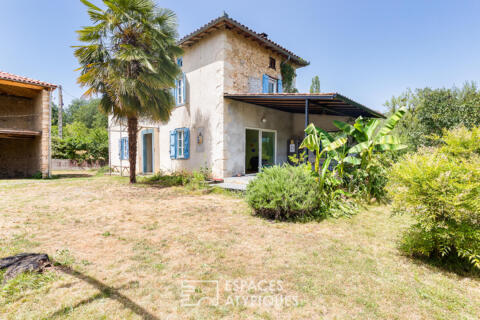 Charming house with outbuildings in the heart of the Ariège Pyrenees