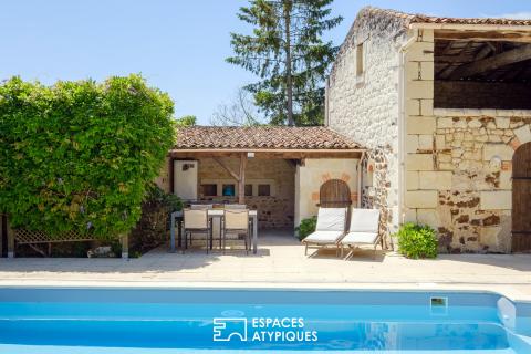 Propriété avec piscine et dépendance aux multiples possibilités d&rsquo;aménagement