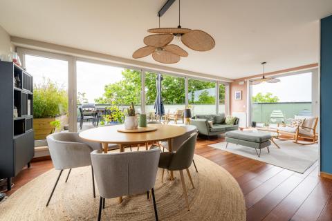 Contemporary apartment with a rooftop terrace