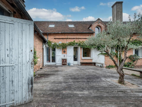 Maison de famille de caractère à La Ferté-Saint-Aubin