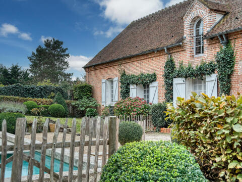 Maison de famille de caractère à La Ferté-Saint-Aubin