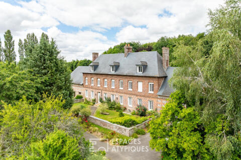 Grand residence with extension and guest house