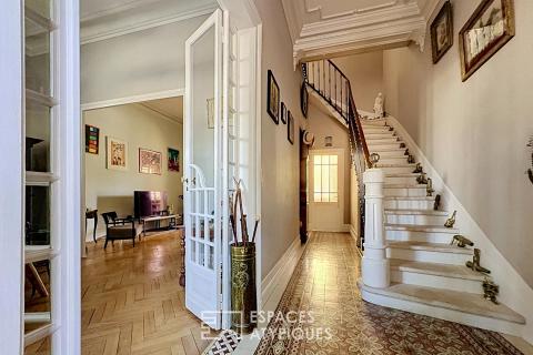 Maison bourgeoise de caractère au jardin ensoleillé