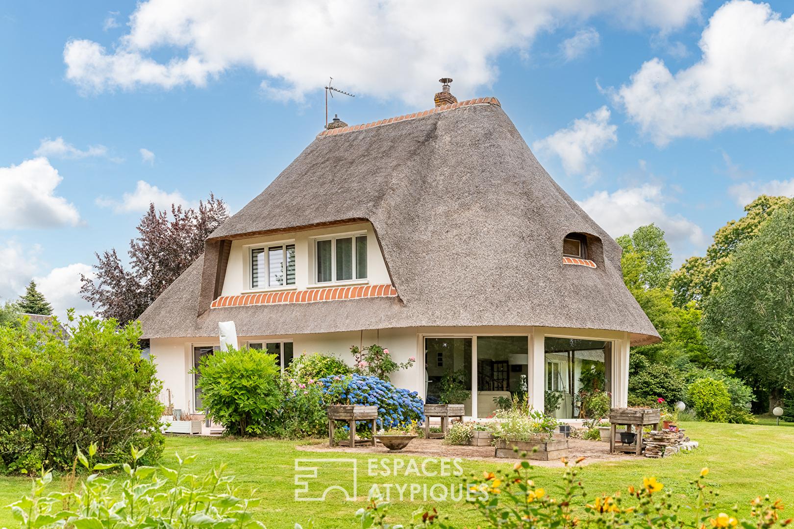 Thatched cottage with magnificent proportions
