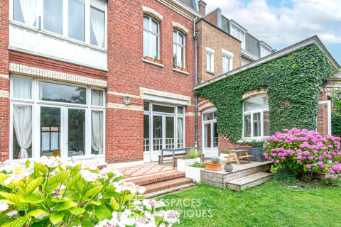 Characterful manor house with a mature garden