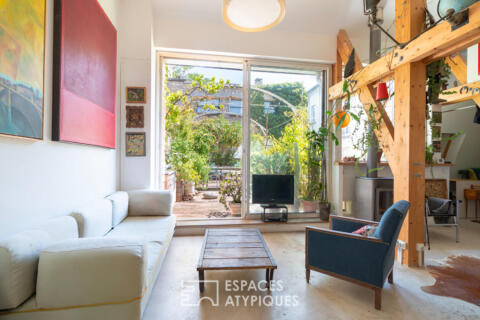 Maison contemporaine avec patio et terrasse