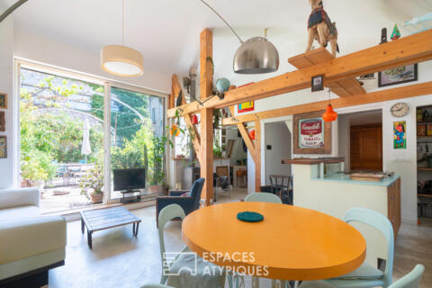Maison contemporaine avec patio et terrasse
