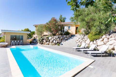 Family home with panoramic views near Toulouse