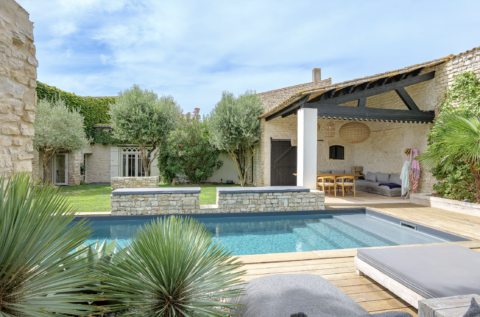 A property of character with exceptional size, a true haven of peace