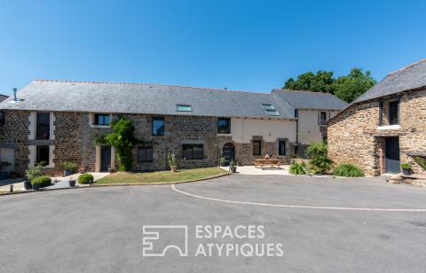 Elegant renovated farmhouse and its two gîtes on the outskirts of Rennes