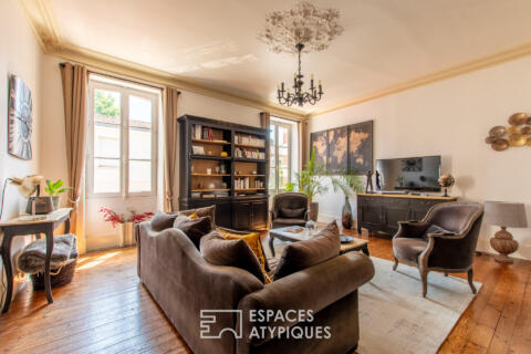 Maison de charme et son écrin de verdure