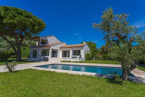 Maison d&rsquo;architecte et son grand parc arboré avec piscine