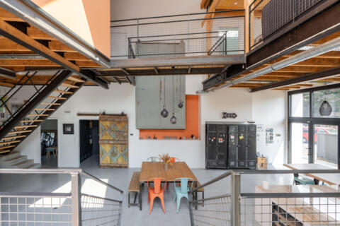 In Nantes, an exceptional loft blending industrial architecture and contemporary living