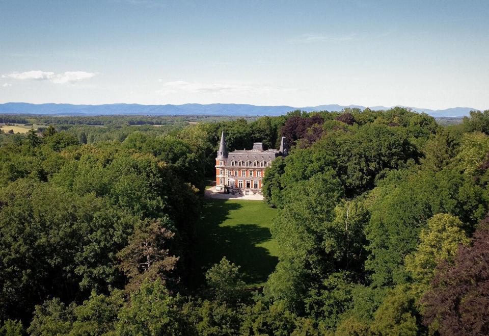 Splendeur du début du XXe siècle : le château et son parc séculaire