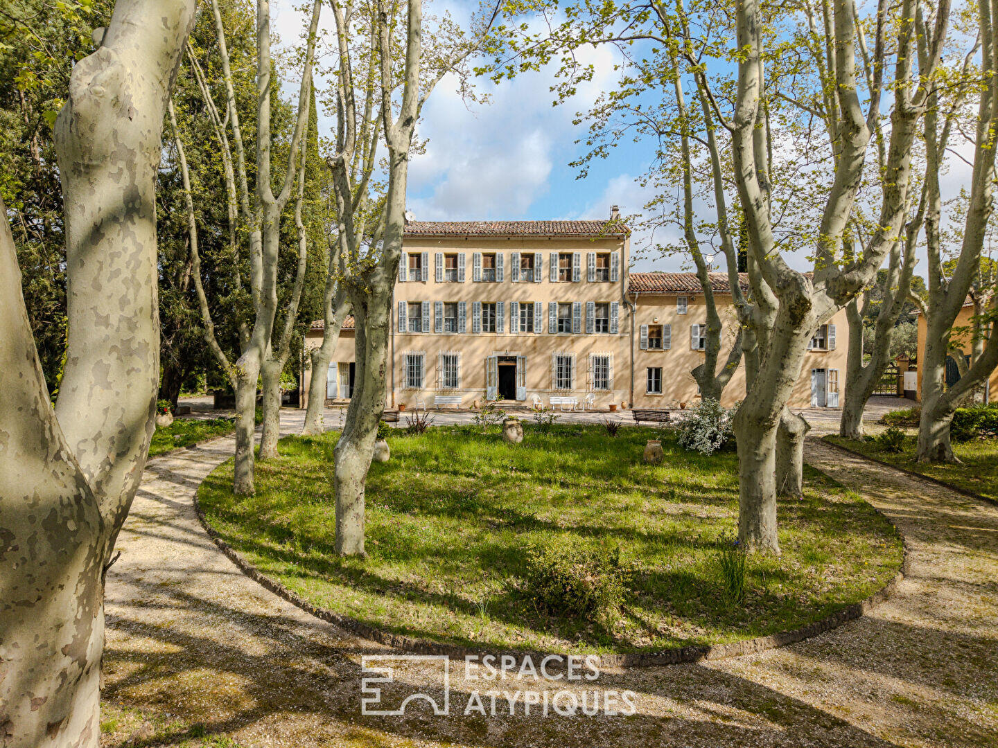 maison domaine en vente var propriété de caractère à vendre estimer vendre chatgpt espaces atypiques expert immobilier toulon