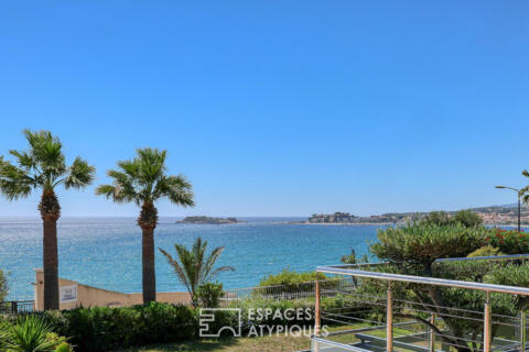 Penthouse spirit with breathtaking views of the bay of Sanary