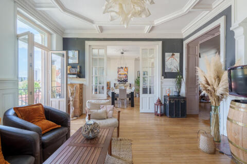 Renovated Apartment with Character and Stunning Views