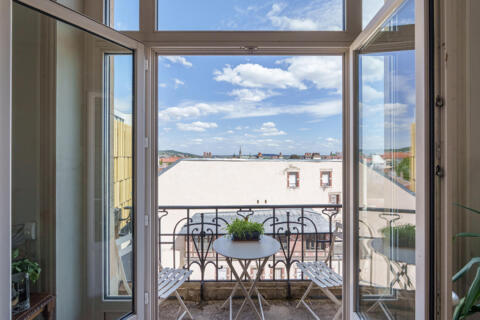 Renovated Apartment with Character and Stunning Views