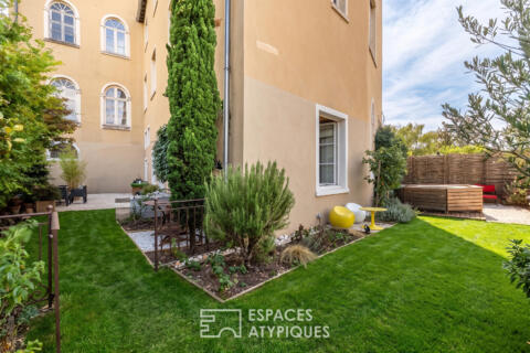 Charming apartment with garden and Saône view