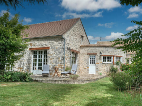 Charmante maison avec grande pièce de vie et belle hauteur sous plafond