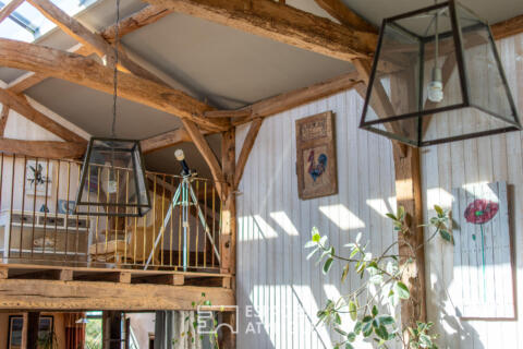 Monumental barn and 17th-century longhouse in La Garnache