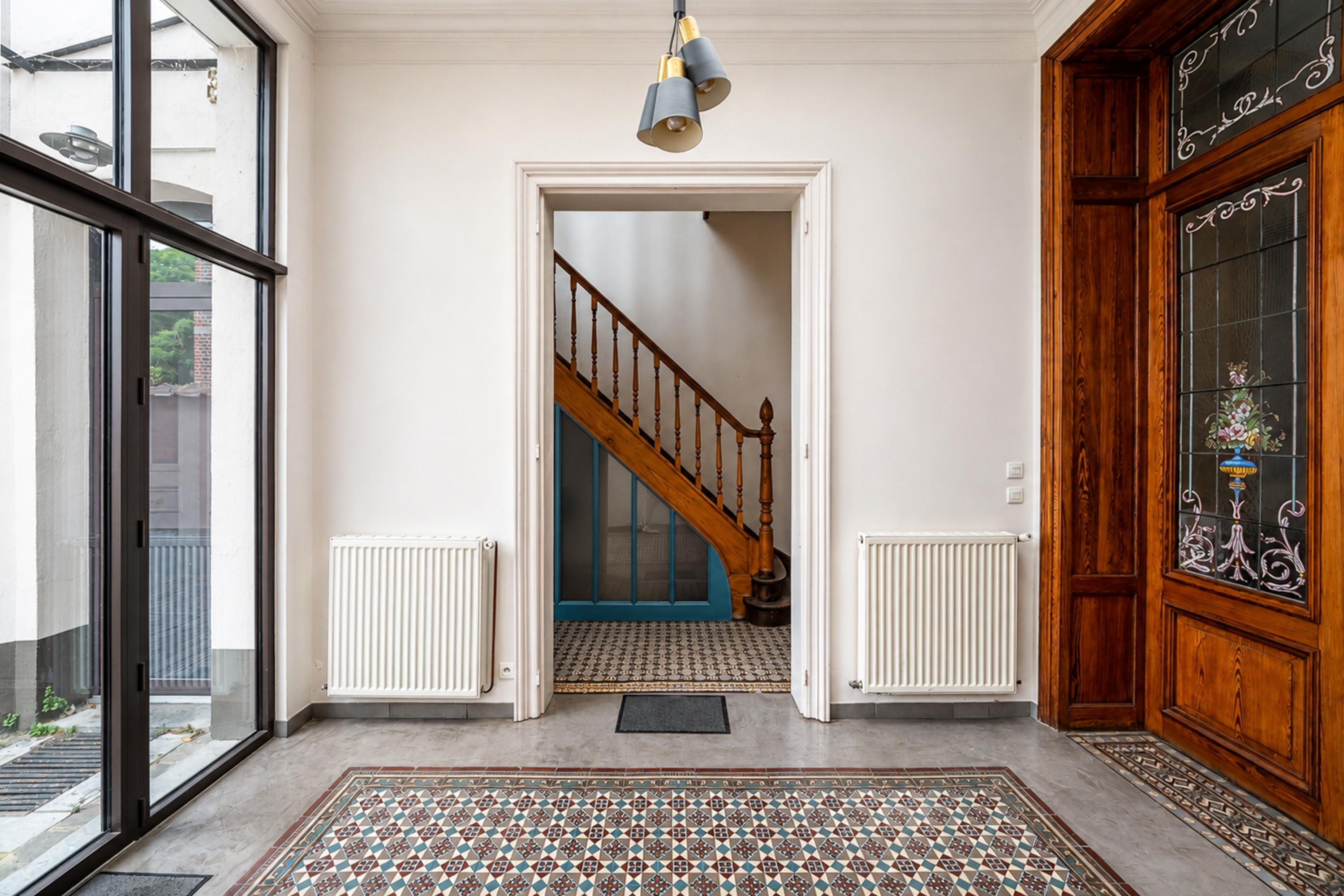 Semi-bourgeois house with unique character waiting to be reinvented