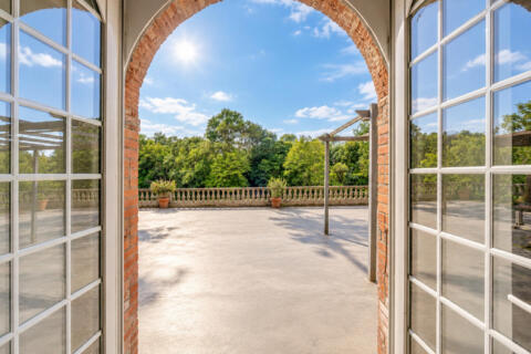 Exceptional Riverside Property on the Banks of the Sèvre River