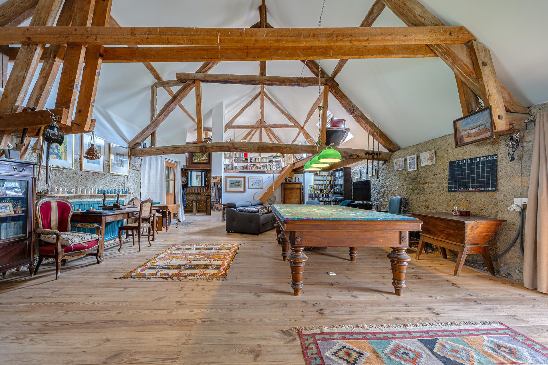 Loft en duplex avec vue à rénover à la campagne
