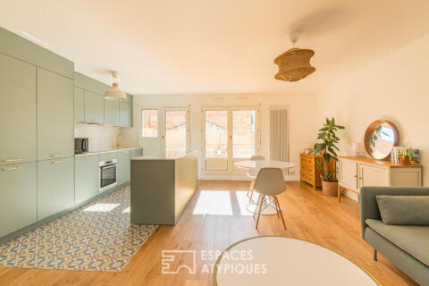 Renovated apartment with a wraparound balcony