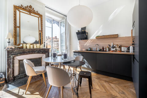 Appartement ancien aux prestations de qualité avec ascenseur