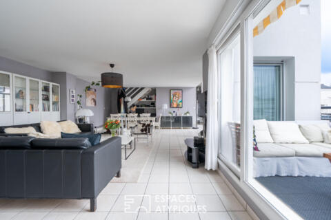 Vie de famille sur les toits : duplex de 155 m² avec terrasse et bureau verrière