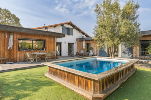 Landes style revisited in a contemporary style