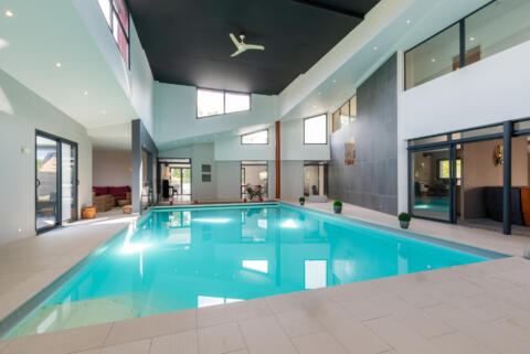 Villa d&rsquo;architecte avec piscine intérieure aux portes de Rennes
