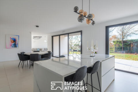 Élégante contemporaine au panorama d&rsquo;exception