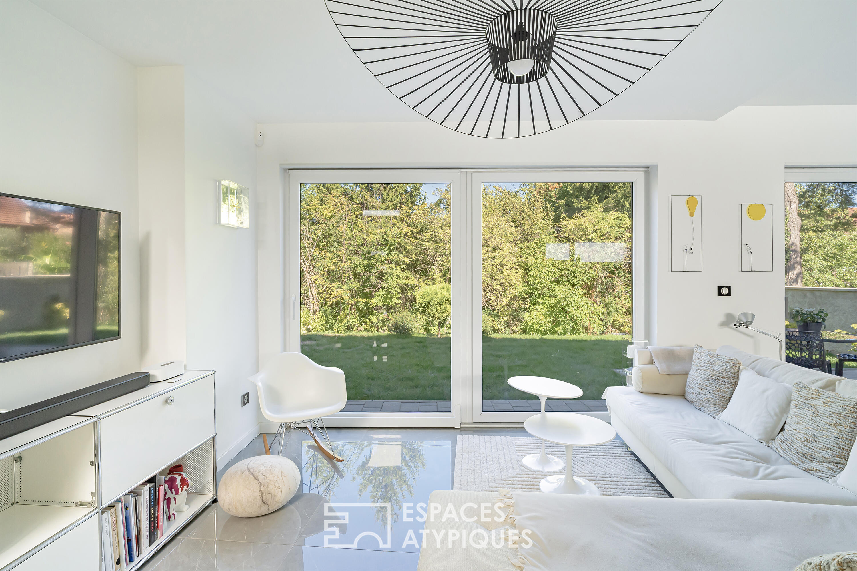 Maison contemporaine au bord de l’eau