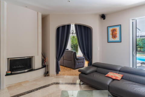 Elégante maison d’architecte et vie de Château !