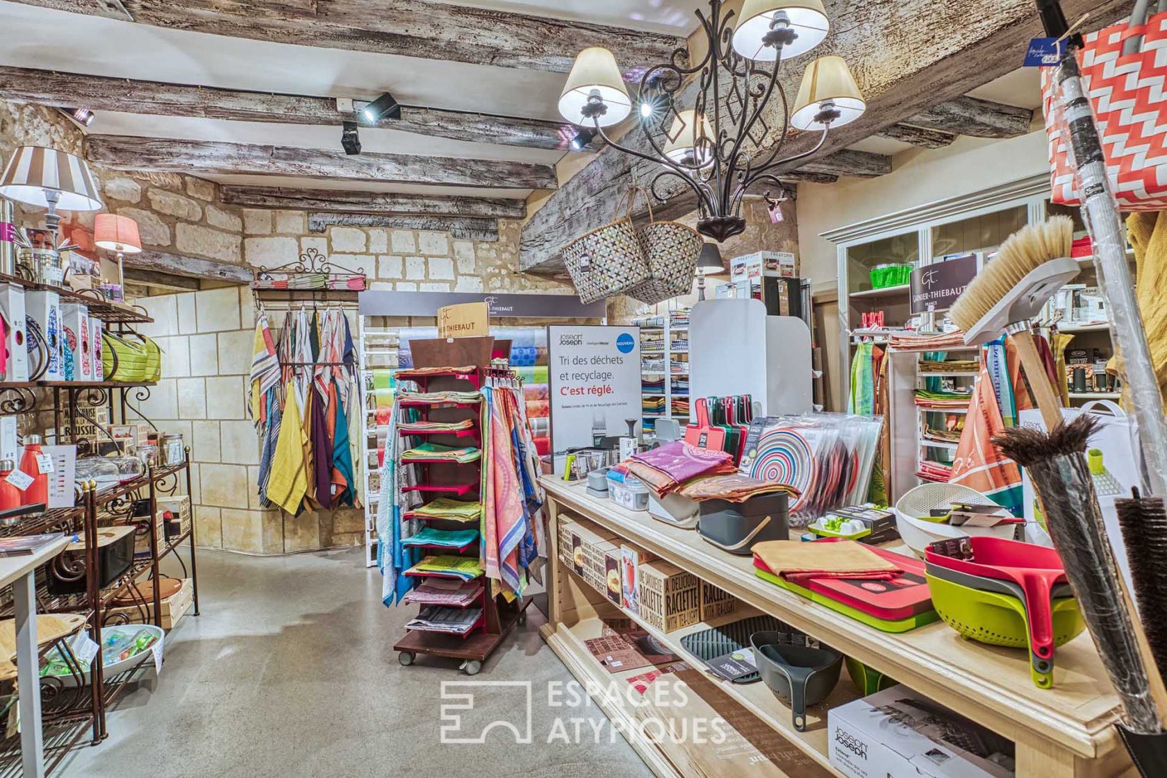 Charming boutique in the city center of Chinon