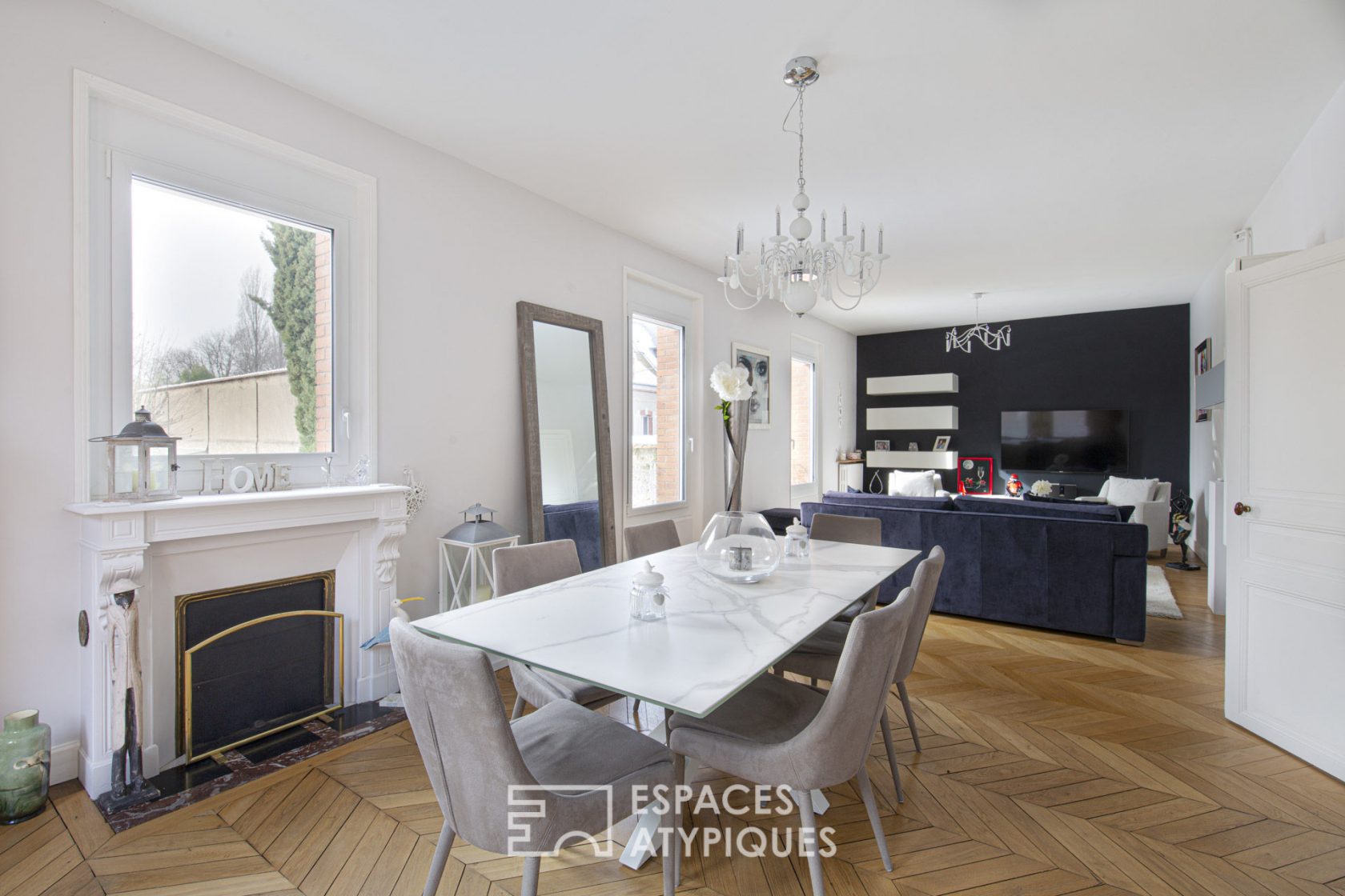 Maison bourgeoise joliment rénovée avec piscine